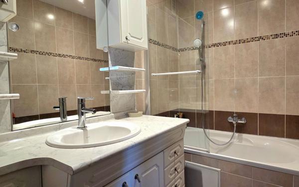 Appartement à vendre    4 pièces • 89,85 m2 Marseille 10