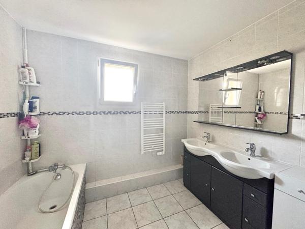 Maison à Ernée, 53500 - 5 pièces 101m²