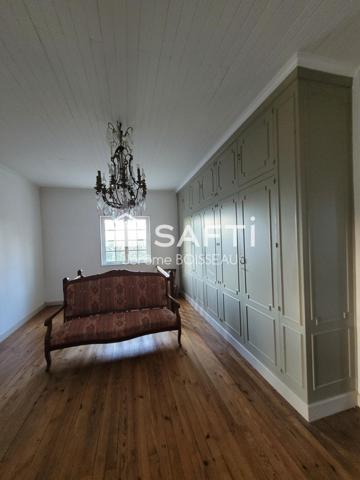 Maison d'exception aux vastes pièces  dans un écrin de verdure