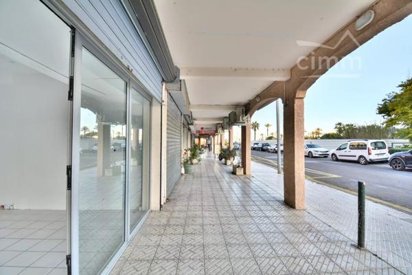 A LOUER - LOCAL COMMERCIAL - 66750 SAINT CYPRIEN PLAGE - PYRENEES ORIENTALES - REGION OCCITANIE
