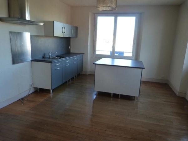 Location Appartement 4 pièces 108 m2 à Vierzon