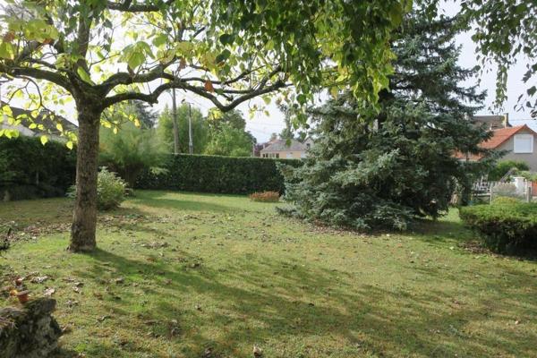 Terrain à Batir à vendre à Saint-Doulchard dans le Cher (18230), ref : 18005-1619
