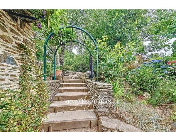 LONGÈRE EN PIERRE – 3 CHAMBRES – À 5 MN DU CENTRE DE PLOËRMEL