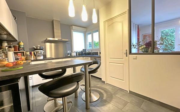 Maison à vendre    5 pièces • 135,60 m2 Gif-sur-Yvette