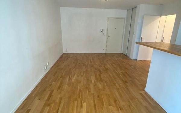 Appartement à louer    2 pièces • 45,36 m2 Saint-Ouen