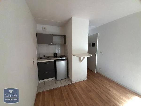 Appartement à louer 1 pièce 21.88m² Chambéry (73000)