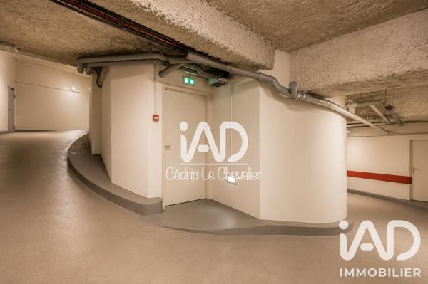 Parking à vendre 3 100 m² Paris 18
