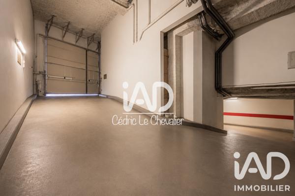 Parking à vendre 3 100 m² Paris 18