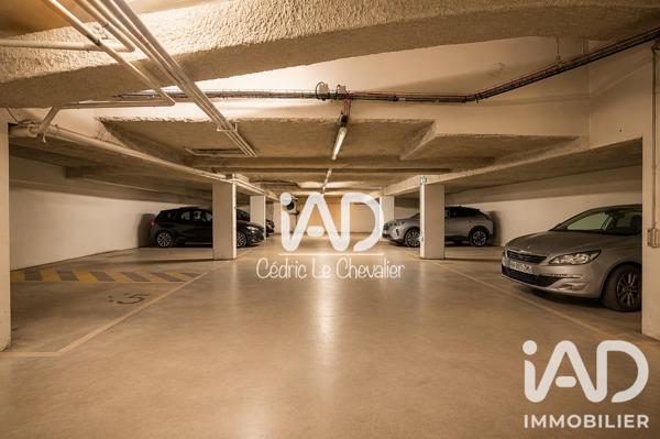 Parking à vendre 3 100 m² Paris 18