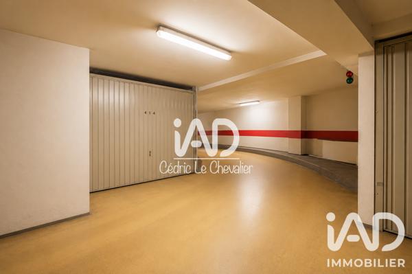 Parking à vendre 3 100 m² Paris 18