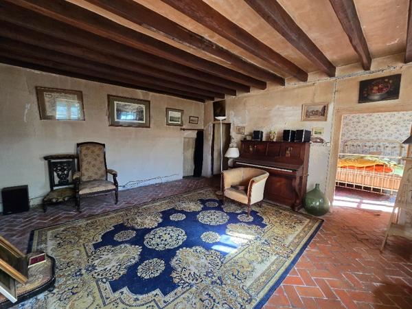 Maison de campagne de caractère 1 heure Paris sud terrain boisé avec étang 4353m²