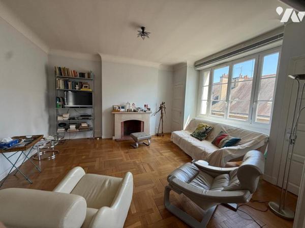 Appartement de caractère 121 m² – Hyper-centre