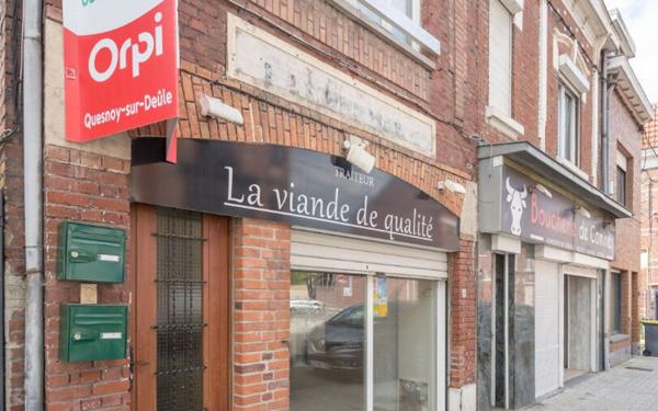 Immeuble à vendre    8 pièces •  Comines