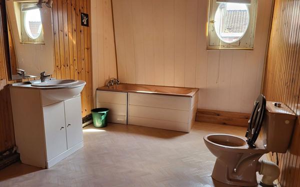 Immeuble à vendre    8 pièces •  Comines