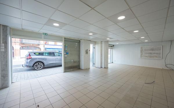 Immeuble à vendre    8 pièces •  Comines