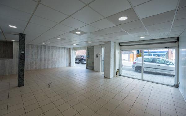 Immeuble à vendre    8 pièces •  Comines