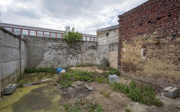 Immeuble à vendre    8 pièces •  Comines