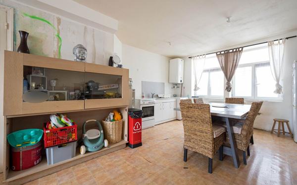 Immeuble à vendre    8 pièces •  Comines