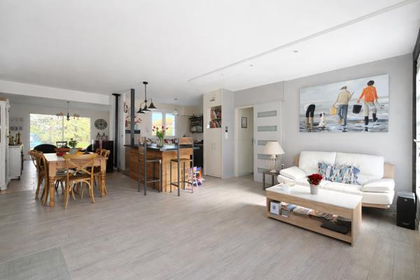 DOMPIERRE SUR MER MAISON 155 M² 5 CHAMBRES PISCINE JARDIN  Dompierre sur mer