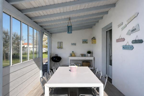 DOMPIERRE SUR MER MAISON 155 M² 5 CHAMBRES PISCINE JARDIN  Dompierre sur mer