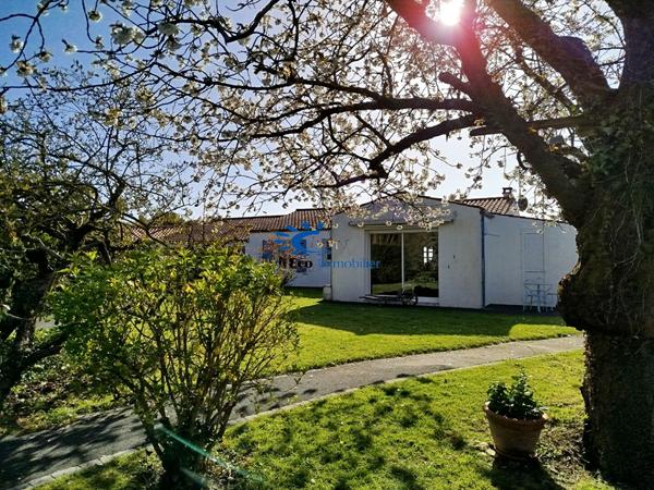 DOMPIERRE SUR MER MAISON 155 M² 5 CHAMBRES PISCINE JARDIN  Dompierre sur mer