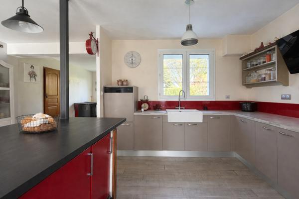 DOMPIERRE SUR MER MAISON 155 M² 5 CHAMBRES PISCINE JARDIN  Dompierre sur mer