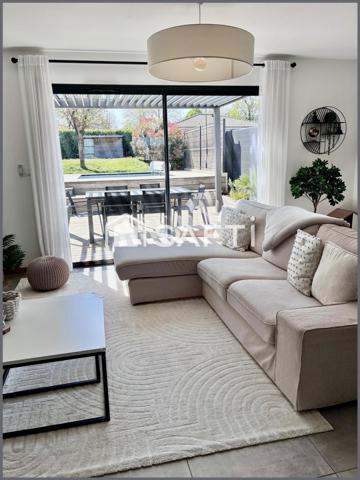 Maison contemporaine avec piscine