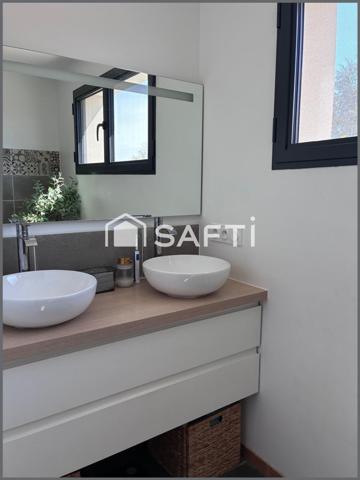 Maison contemporaine avec piscine