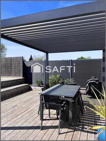 Maison contemporaine avec piscine