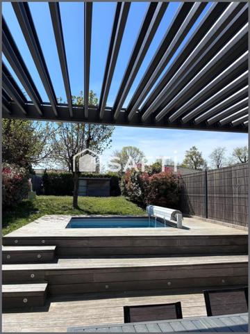 Maison contemporaine avec piscine