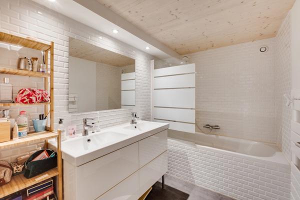 Bas Côte Pavée, maison de ville T6/7 de 197m² avec piscine