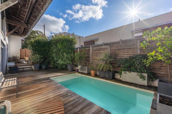 Bas Côte Pavée, maison de ville T6/7 de 197m² avec piscine