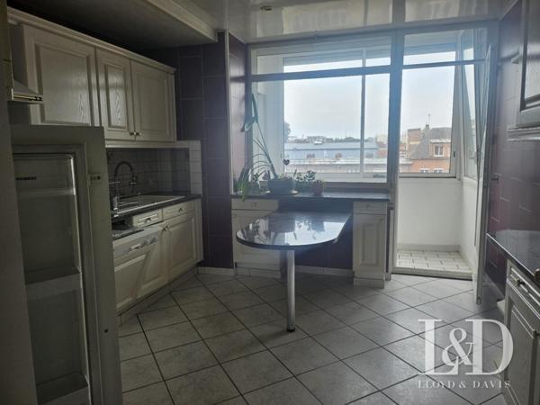 Appartement T4 Spacieux et Lumineux - 120 m²-Plein centre Valenciennes