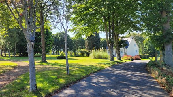 Maison Néo-Bretonne d’Exception – Cadre Naturel & Espaces Généreux