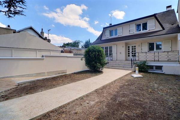 A VENDRE grande maison familiale 6 pièces de 185 m2 (235 m2 au sol) à FONTENAY SOUS BOIS (94)