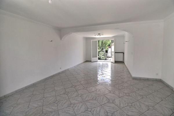 A VENDRE grande maison familiale 6 pièces de 185 m2 (235 m2 au sol) à FONTENAY SOUS BOIS (94)