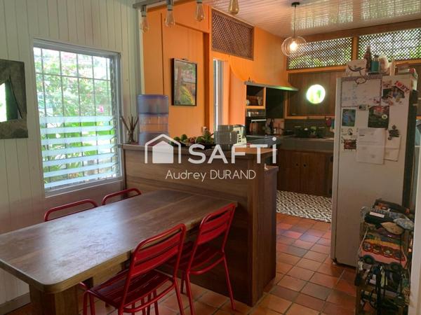 MAISON T4 + STUDIO INDEPENDANT AVEC PISCINE ET JARDIN