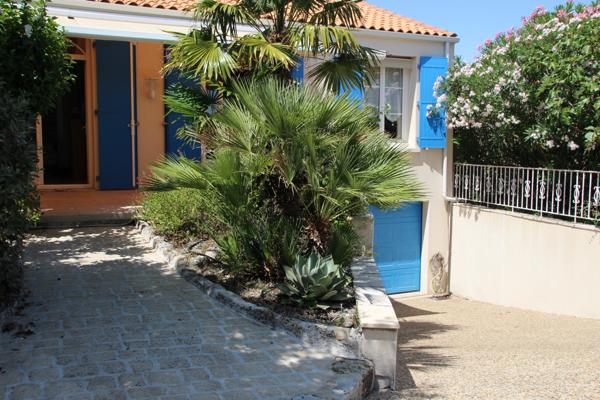 Villa en parfait état, proximité plage de Vallières