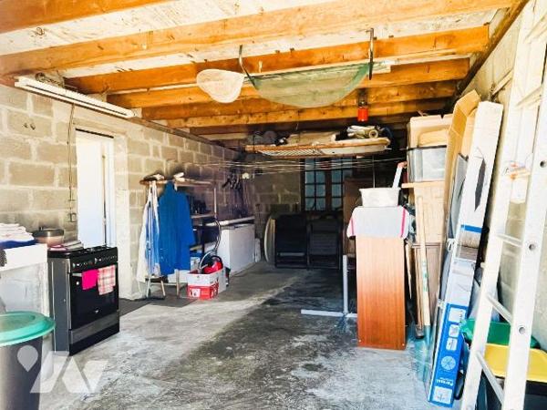 A vendre sur la commune de Juilley (50220) à seulement 10 minutes d'Avranches et à moins de 5 m...
