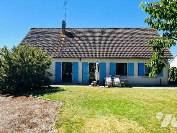 A vendre sur la commune de Juilley (50220) à seulement 10 minutes d'Avranches et à moins de 5 m...