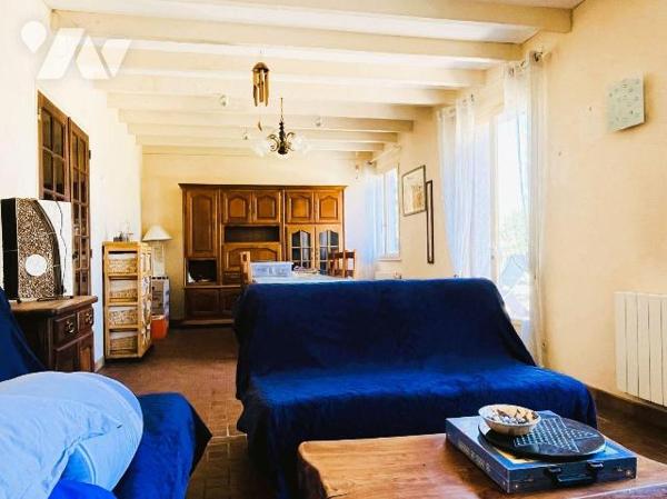 A vendre sur la commune de Juilley (50220) à seulement 10 minutes d'Avranches et à moins de 5 m...