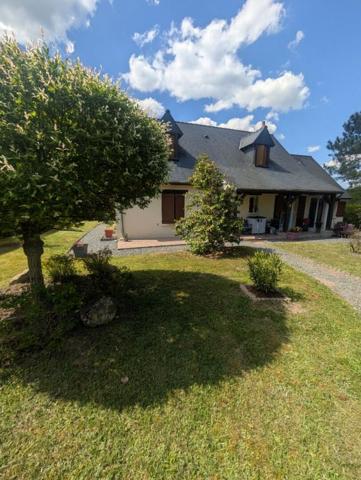 LA BREILLE LES PINS - 49390 -  Maison de 122 m2 (3 chambres) avec garage  et jardin de 2000 m2