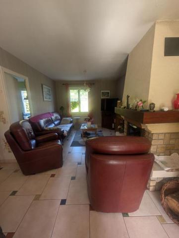 LA BREILLE LES PINS - 49390 -  Maison de 122 m2 (3 chambres) avec garage  et jardin de 2000 m2