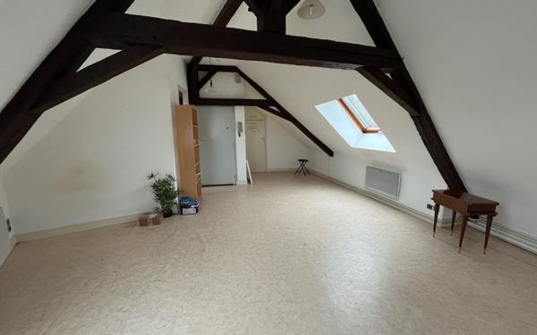 Appartement à louer    1 pièce • 24 m2 Saint-Yrieix-la-Perche
