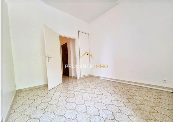 Eyguières (13430) CHARMANT T3 EN CENTRE VILLE avec SOLARIUM!