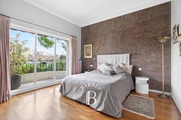 Marseille 8ème, Maison 4 Chambres -  293 m² à vendre