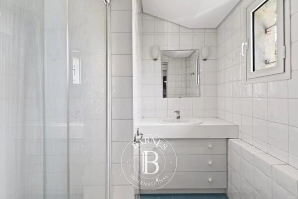 Marseille 8ème, Maison 4 Chambres -  293 m² à vendre