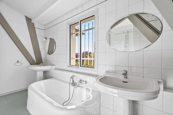 Marseille 8ème, Maison 4 Chambres -  293 m² à vendre