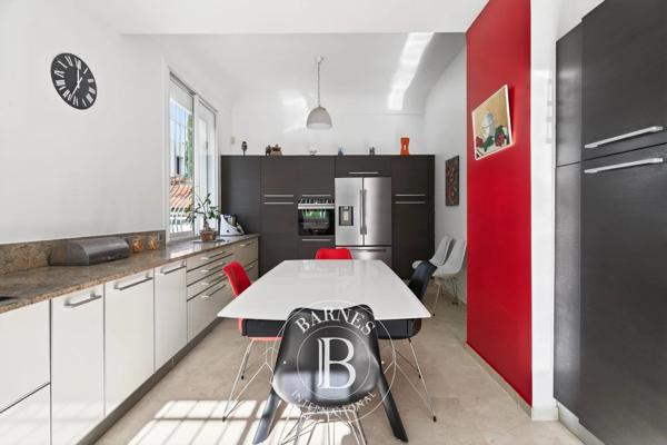 Marseille 8ème, Maison 4 Chambres -  293 m² à vendre
