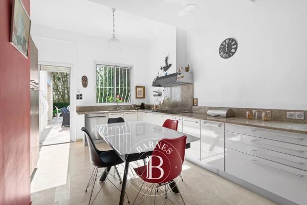 Marseille 8ème, Maison 4 Chambres -  293 m² à vendre